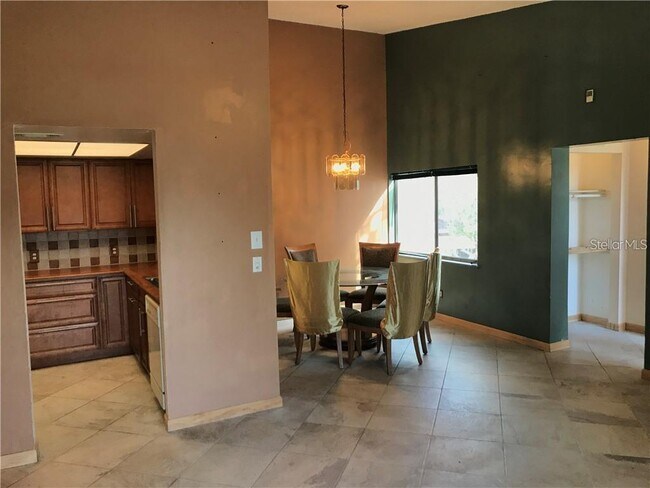 Building Photo - 4559 Lakeway Dr