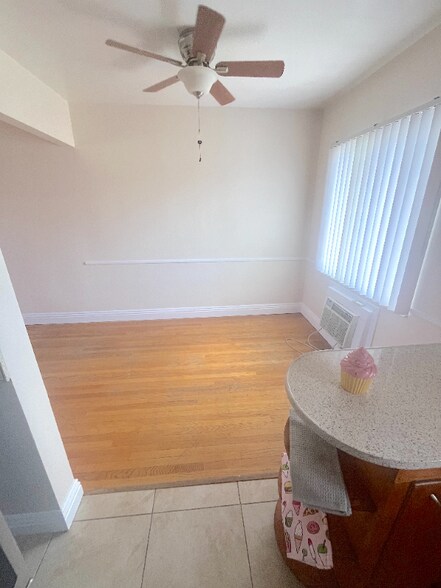 Building Photo - 515 W G St