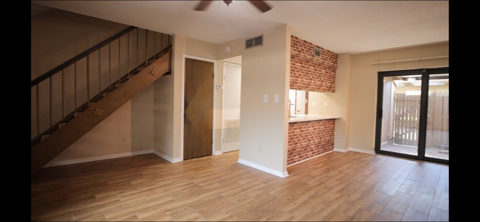 Building Photo - 3105 Creekglen Ct