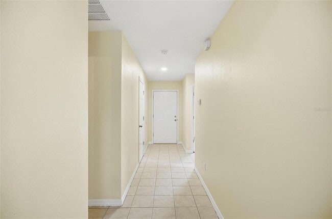 Building Photo - 166 Plainview Dr