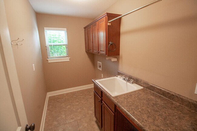 Building Photo - 6701 Chelan Dr