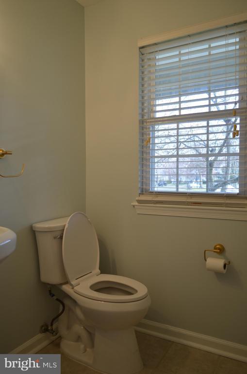 Building Photo - 13 Stanwyck Ct