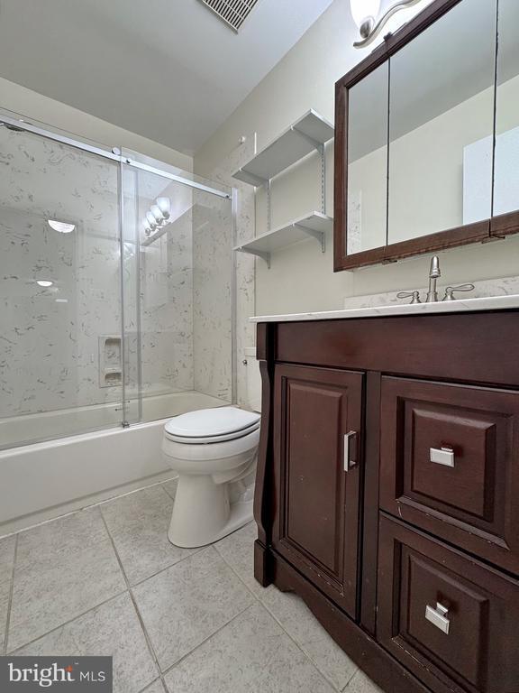 Building Photo - 401 Butternut Ct