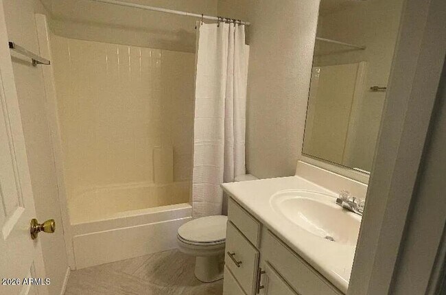 Building Photo - 2302 E Winged Foot Dr