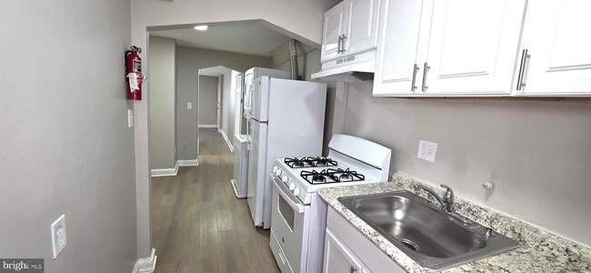 Building Photo - 3207 11th Pl SE