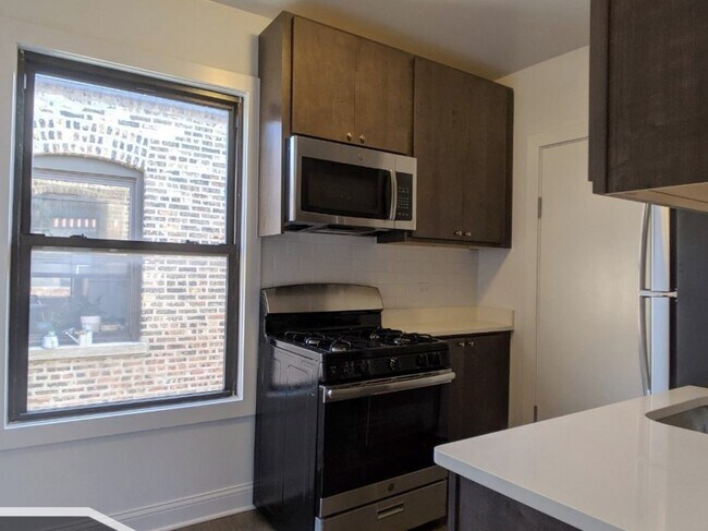 Building Photo - 2641 N Spaulding Ave