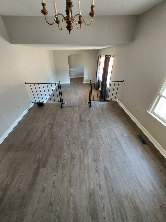 Building Photo - 726 Platinum St