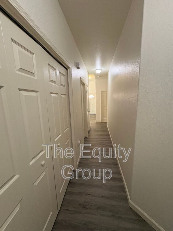 Building Photo - 1106 N Crenshaw St