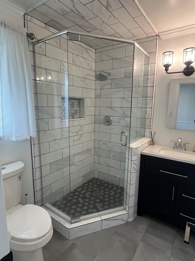 Building Photo - 6666 Sedan Ave