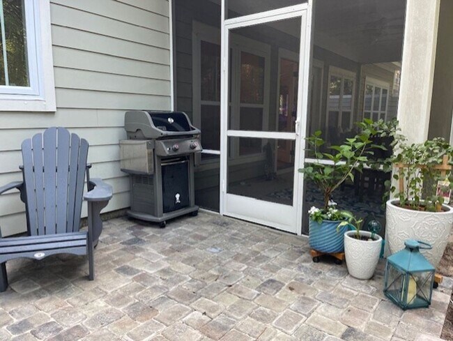 Building Photo - Stunning Home in Rose Hill! $1,000 October...