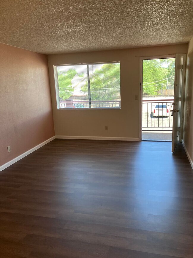 Building Photo - 1134 N Tucson Blvd