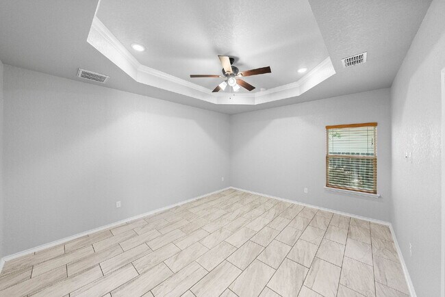 Building Photo - 170 Tedder St