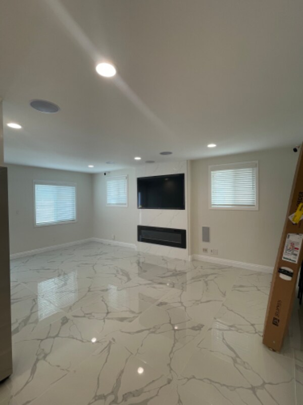 Building Photo - 1521 W Cerritos Ave