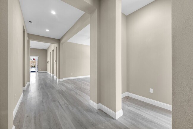 Building Photo - 9545 Hawkshead Rd