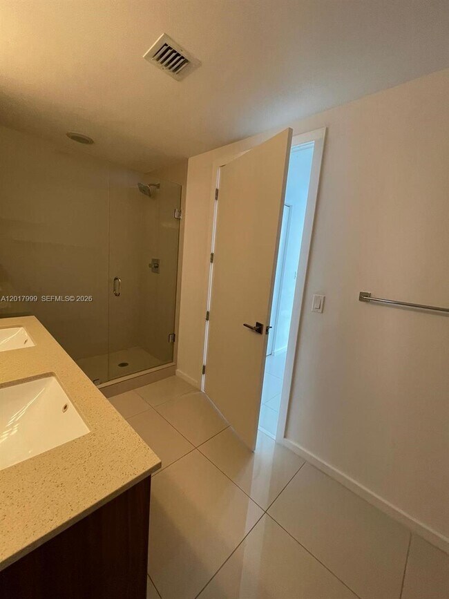 Building Photo - 5300 Paseo Blvd
