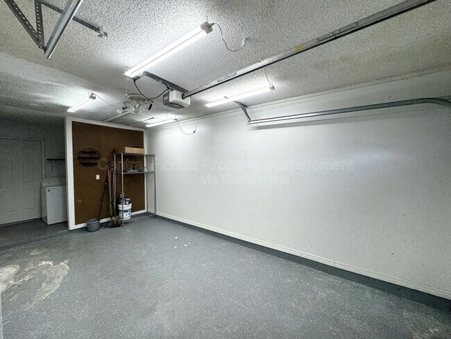 Building Photo - 2802 Curry Village Ln