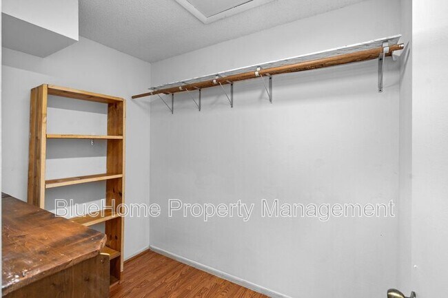 Building Photo - 5461 Lake Margaret Dr