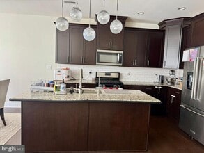 Building Photo - 607 Mockernut Ct
