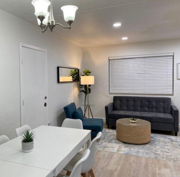 Building Photo - 2160 NW 18th Ter