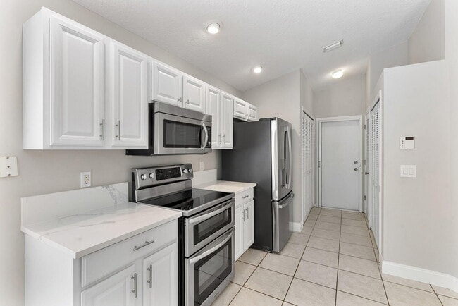 Building Photo - 981 Delray Lakes Dr