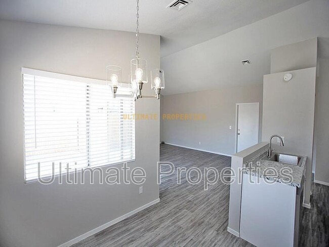 Building Photo - 7628 W Hazelwood St