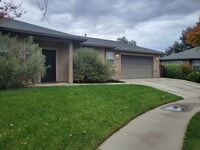 Building Photo - 227 Gooselake Cir