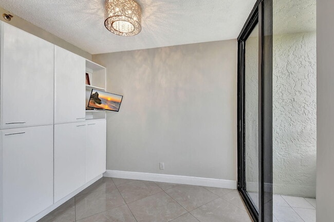 Building Photo - 6372 La Costa Dr