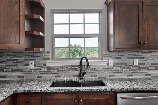 Building Photo - 1503 E Fairwind