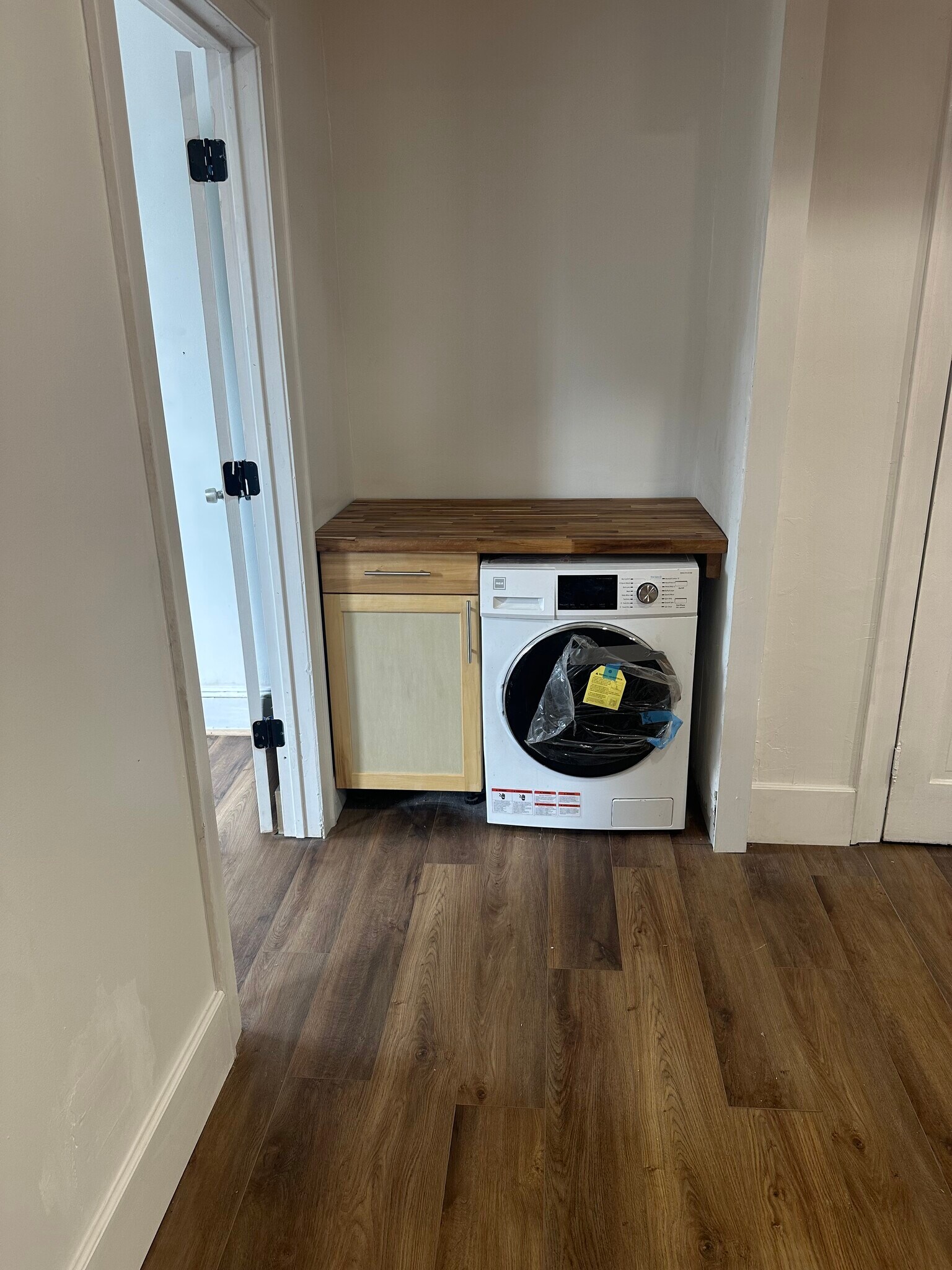 Laundry - 5018 Wayne Ave