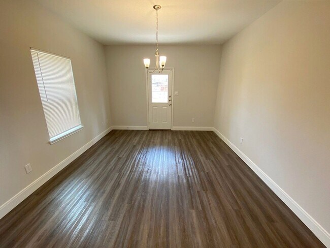 Building Photo - 8214 Parker Rd