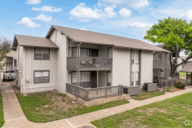 Building Photo - Woodlands of Plano