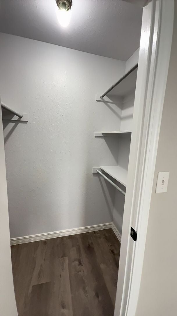 Building Photo - Welcome to this newly remodeled gem located in the heart of Tulsa!