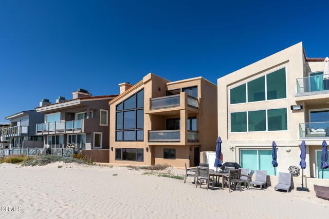 Building Photo - 3265 Ocean Dr