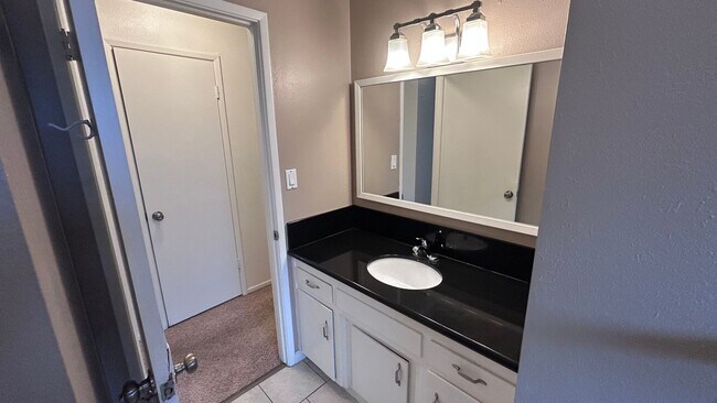 Building Photo - 2004 Robbie Ave