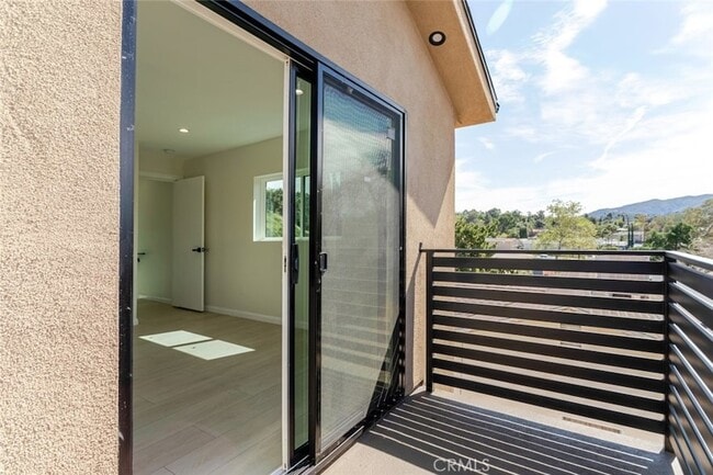 Building Photo - 10787 Las Lunitas Ave