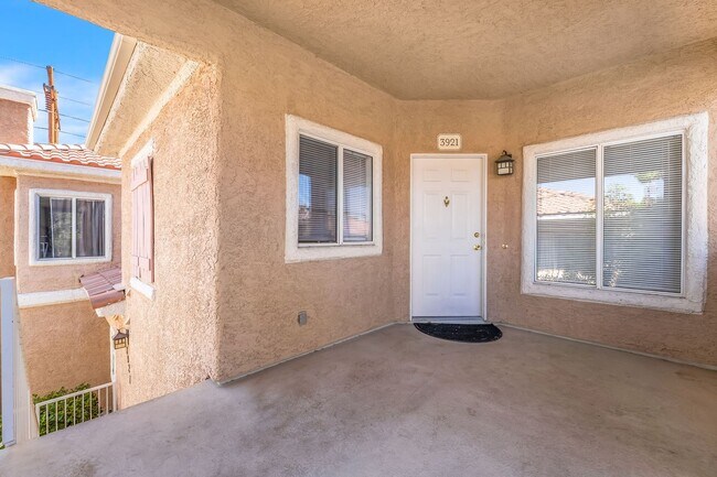 Building Photo - 251 S Green Valley Pkwy
