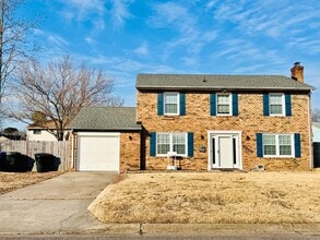 Building Photo - Spacious 4-bedroom, 2.5-bath home in Virginia Beach