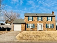 Building Photo - Spacious 4-bedroom, 2.5-bath home in Virginia Beach