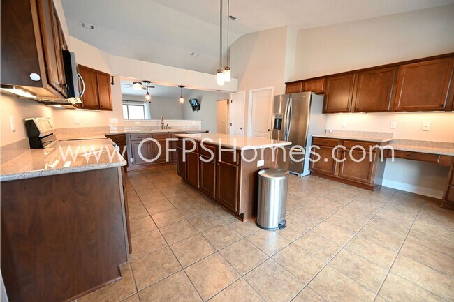 Building Photo - Home in South Crestview!