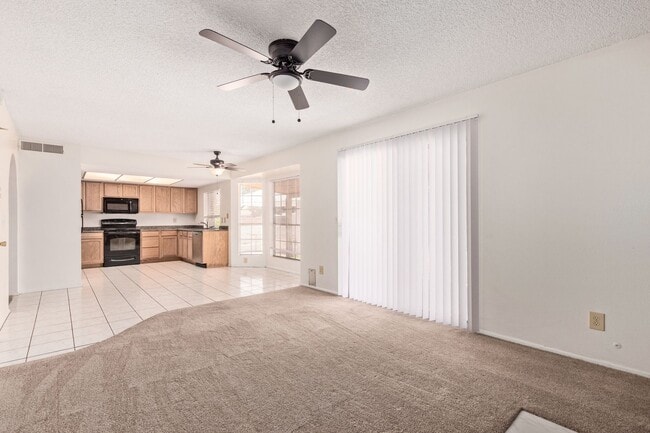 Building Photo - Comfortable 3-Bed, 2-Bath Home in Glendale...
