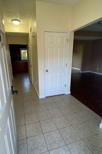 Building Photo - 204 Betsinger Rd