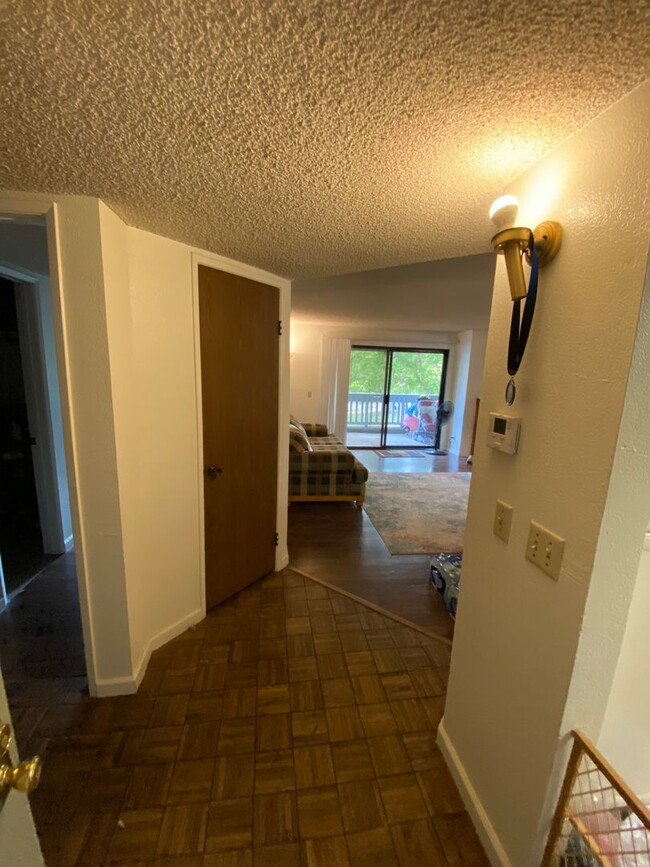 Building Photo - Spacious 2 bedrooms / 2 bath in Escondido