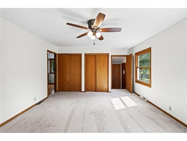 Building Photo - 6015 Aspen Rd