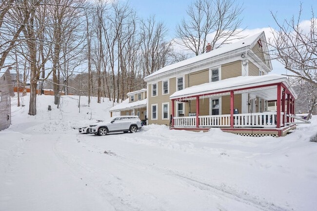 Building Photo - 11 Russell Rd