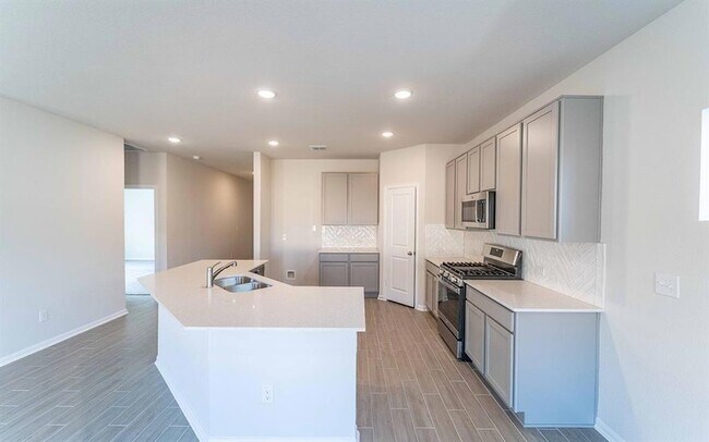 Building Photo - 141 Yellowstone Dr