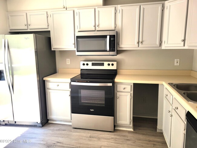 Building Photo - 138 Mallard Cove