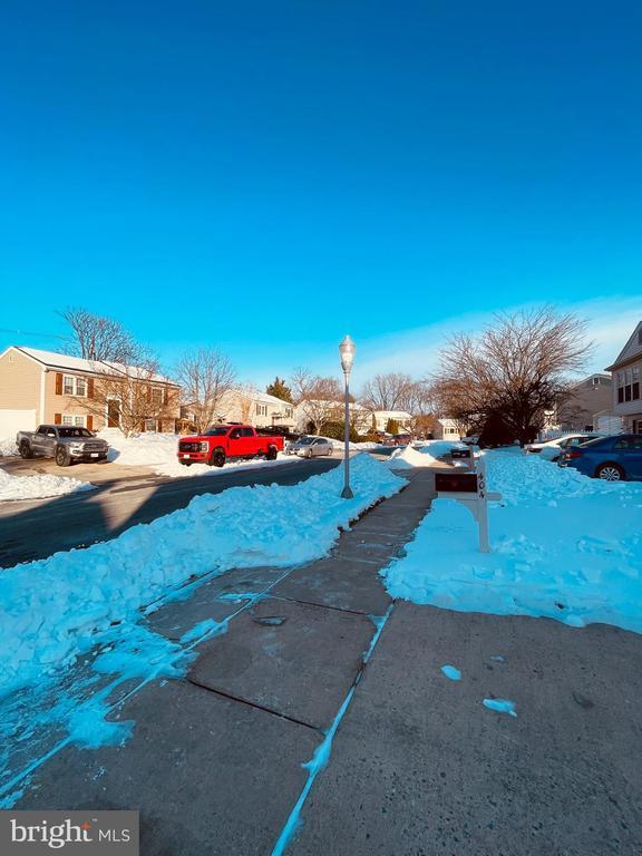 Building Photo - 404 Navaho Dr