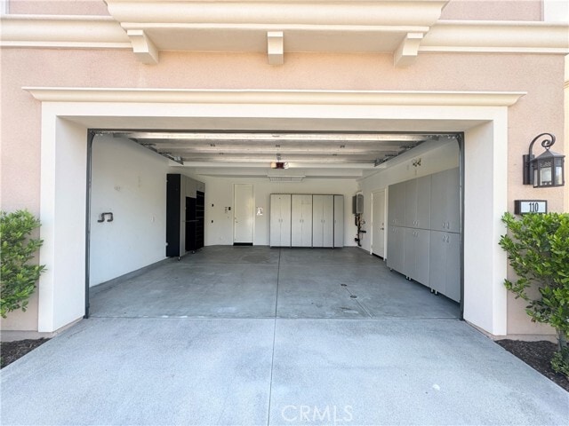 Building Photo - 110 Statura