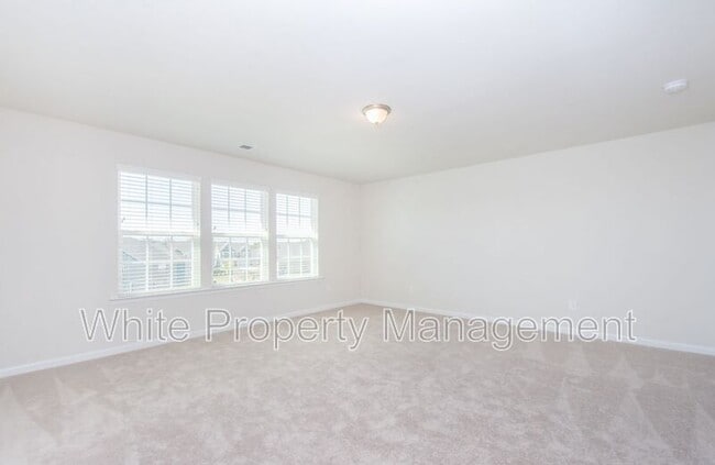 Building Photo - 1043 Winnett Dr