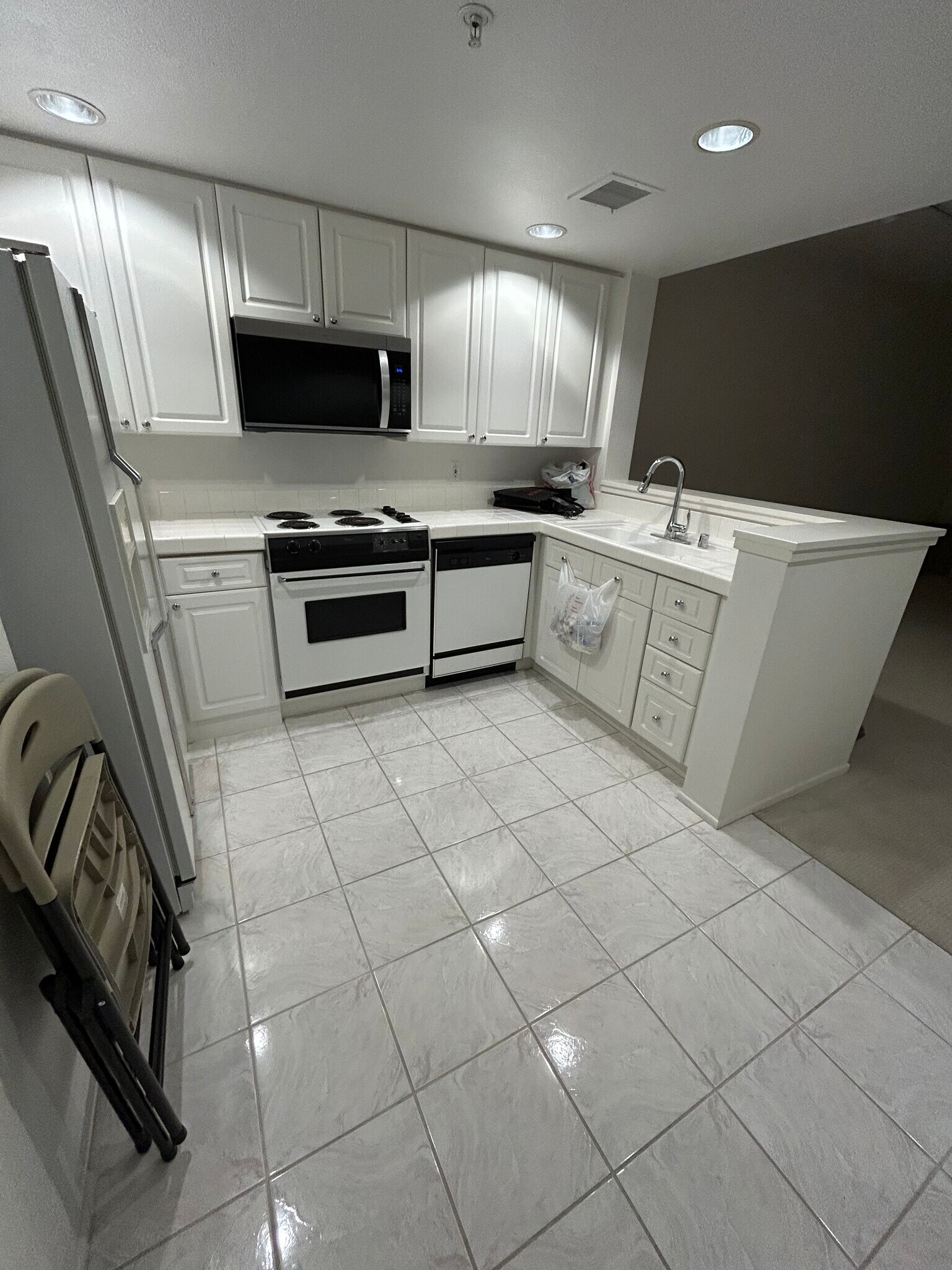 Building Photo - 1301 Cabrillo Ave